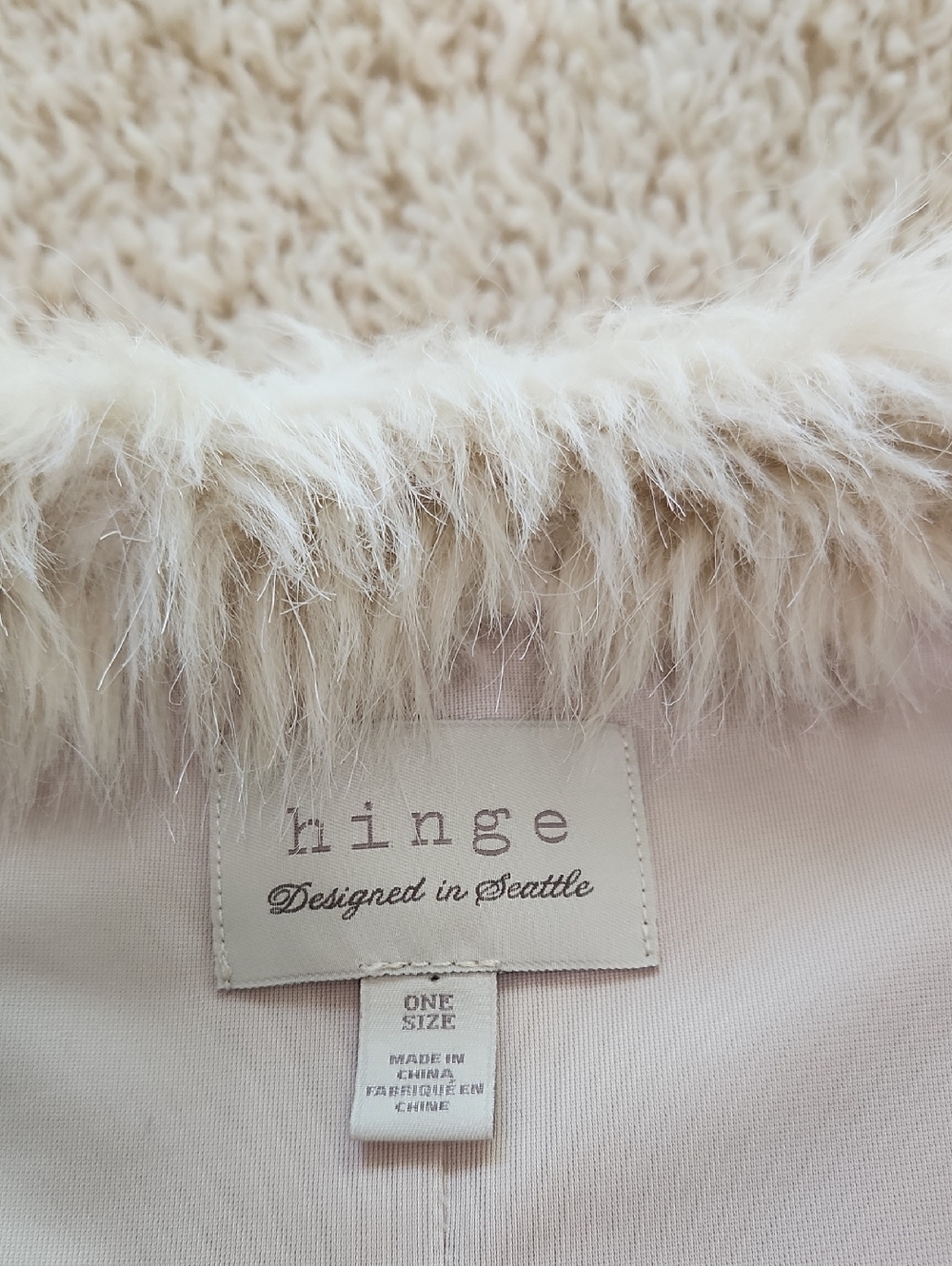Hinge Women’s Faux Fur Vest Classy Contemporary Versatile Sherpa in Cream OSFM - Picture 5 of 15